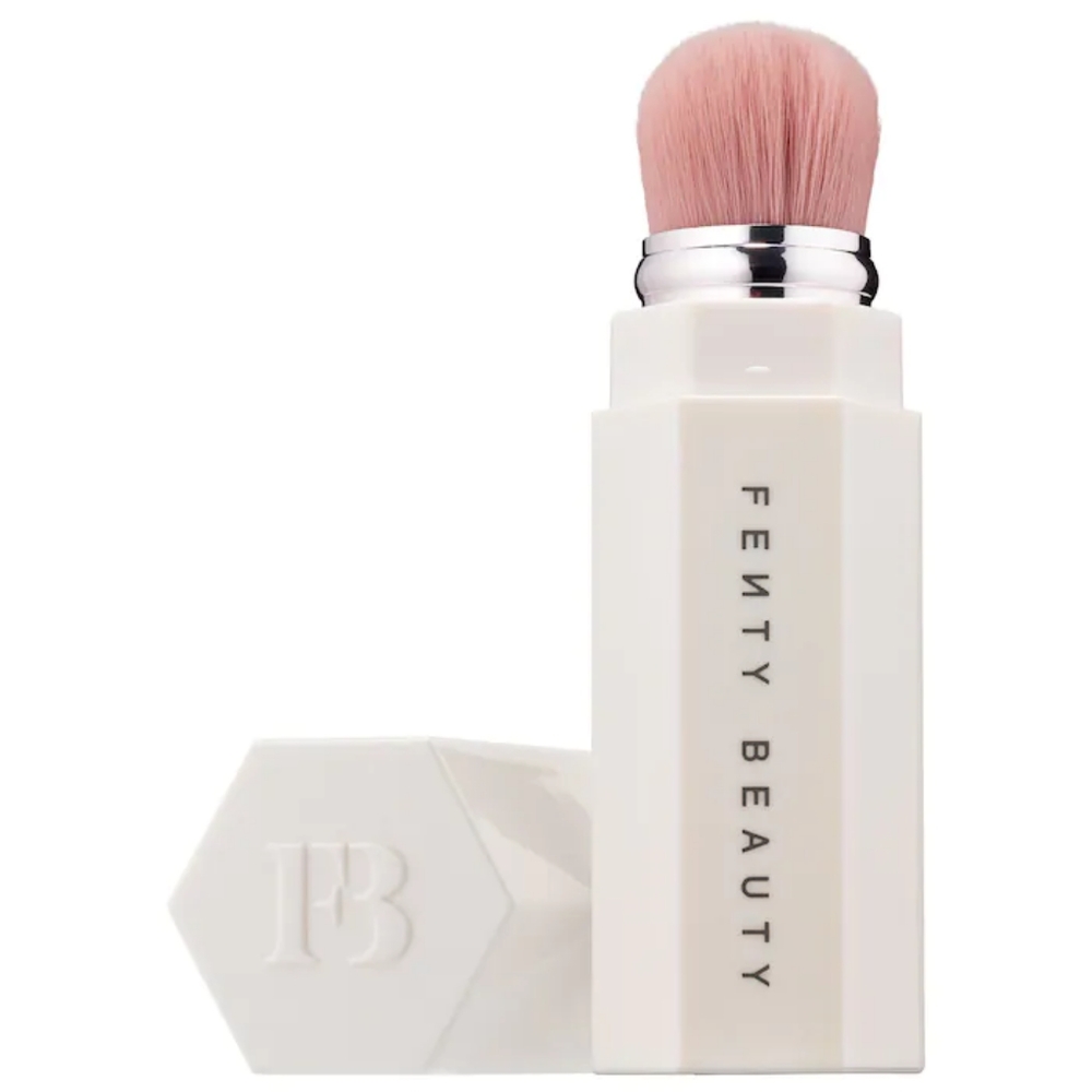 Fenty Beauty: Portable Contour & Concealer Brush